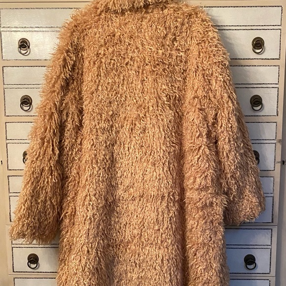 New Aligne Faux Fur Coat - Picture 7 of 9